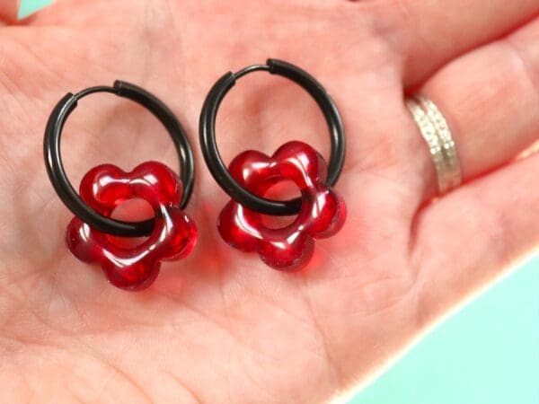 Flower Hoops Red - Hand